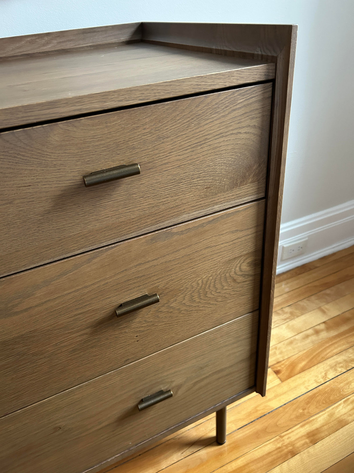 Classic Straight couché personnalisée en chêne blanc teint