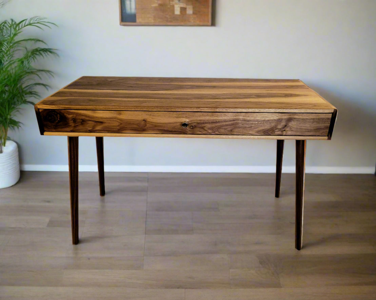 The Roland - Bureau moderne du milieu du siècle en noyer noir avec étagère à clavier sculptée