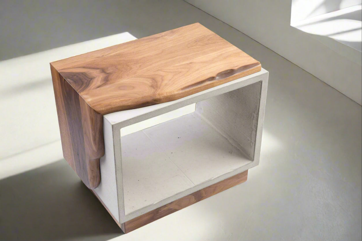 Rhombus - Table d'appoint en béton et bois de cerisier Live Edge