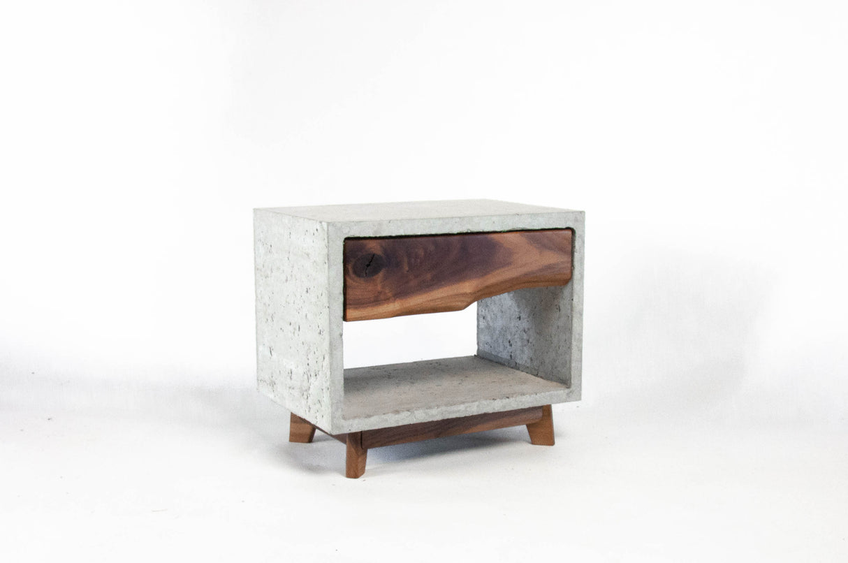Table de nuit à tiroirs en béton et bois Live Edge nain - Table d'appoint