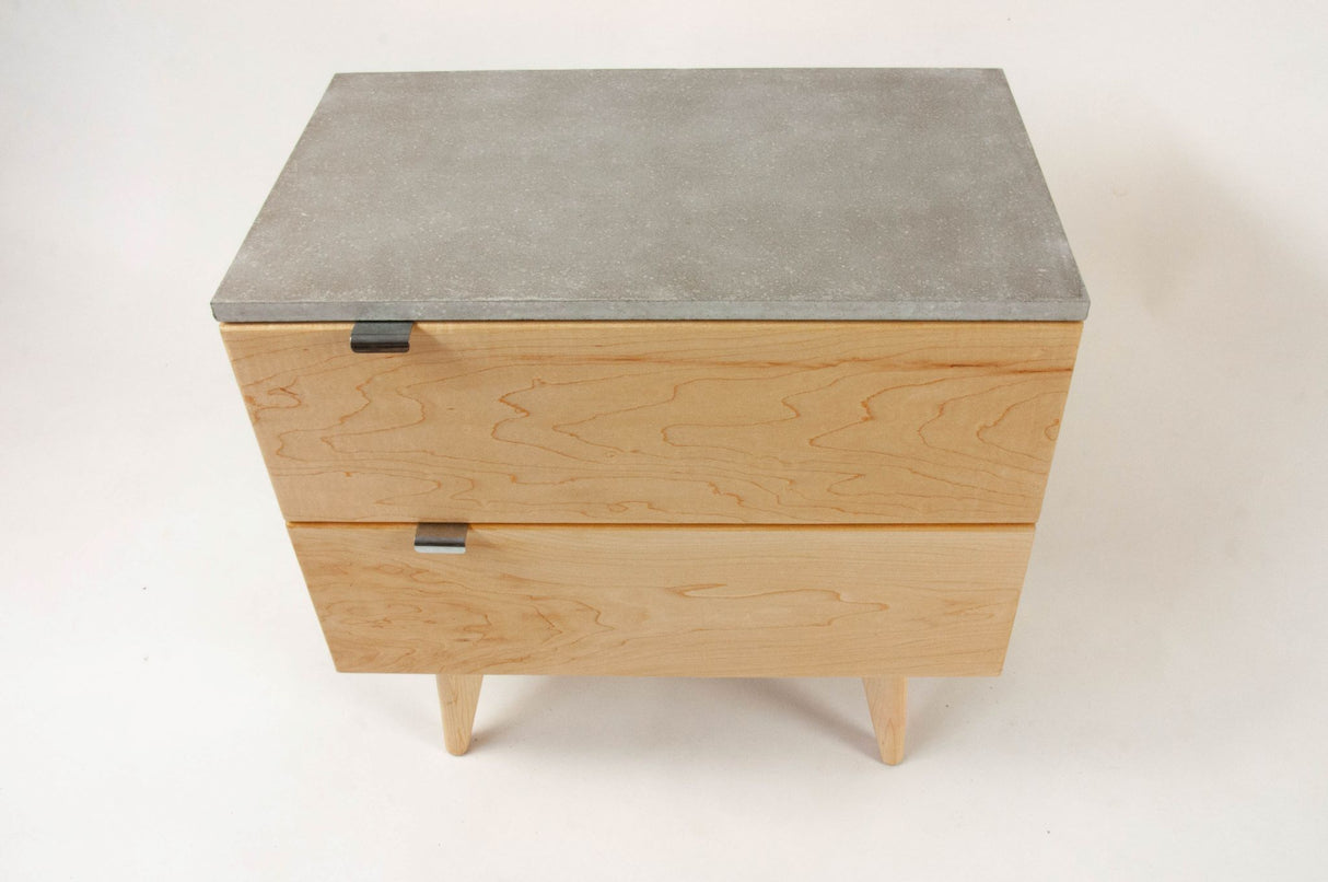 Marissa - Table de nuit à deux tiroirs en bois d'érable et plateau en béton