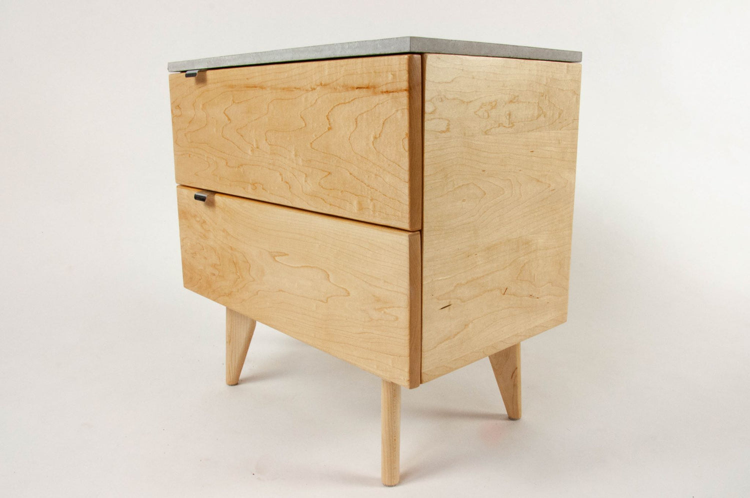 Marissa - Table de nuit à deux tiroirs en bois d'érable et plateau en béton