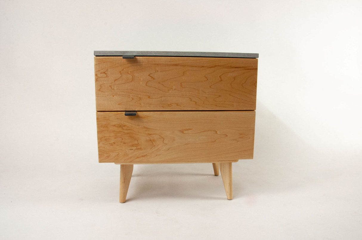 Marissa - Table de nuit à deux tiroirs en bois d'érable et plateau en béton