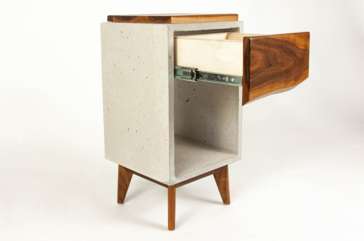 Classic Edge Light - Boîte en béton et dessus en bois Live Edge / Table de nuit à tiroir latéral