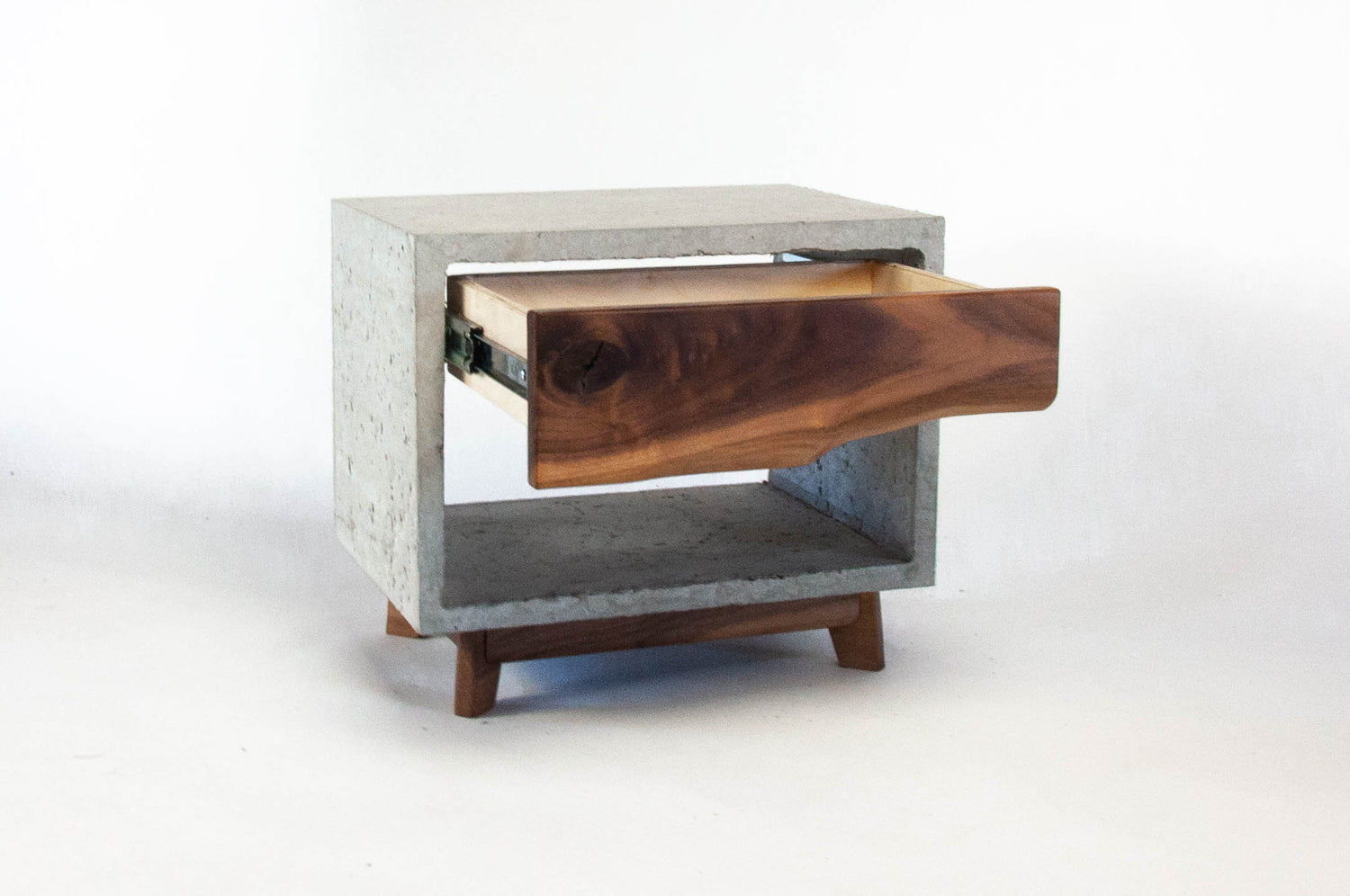 Table de nuit à tiroirs en béton et bois Live Edge nain - Table d'appoint