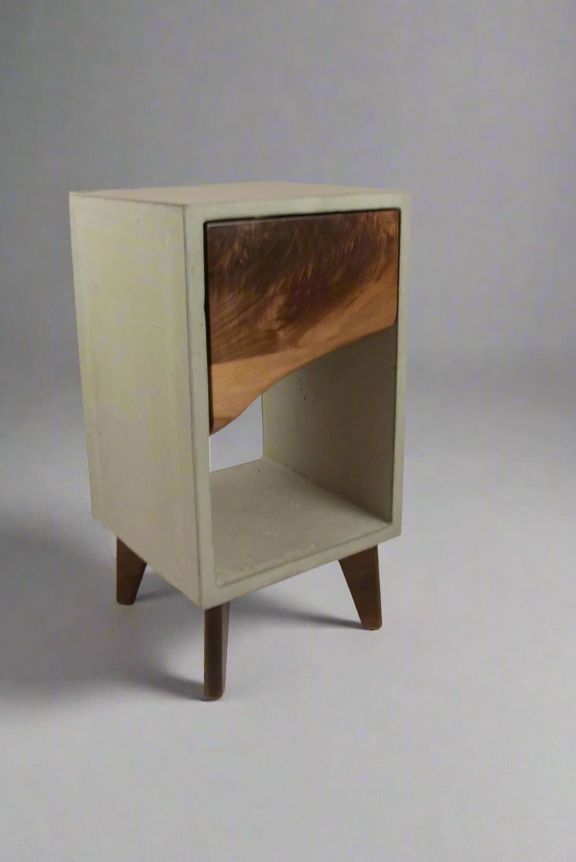 Classic - Table d'appoint en bois massif et en béton avec tiroir et live edge en noyer noir